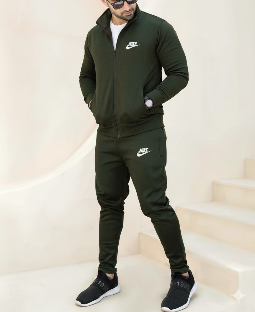 🧥 Men’s Premium Micro Fleece Tracksuit – Stay Warm, Stay Stylis