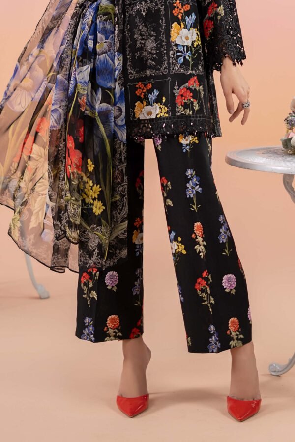 💎 Maria B Winter Bloom – Khaddar Collection 2K25 - Image 6