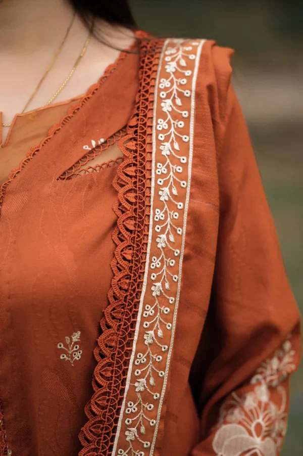 ❄️ Libas Winter 2025 – Dhanak Elegance Collection ☀️ - Image 5
